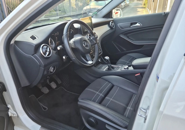 Mercedes-Benz GLA cena 83999 przebieg: 65000, rok produkcji 2016 z Szczebrzeszyn małe 667